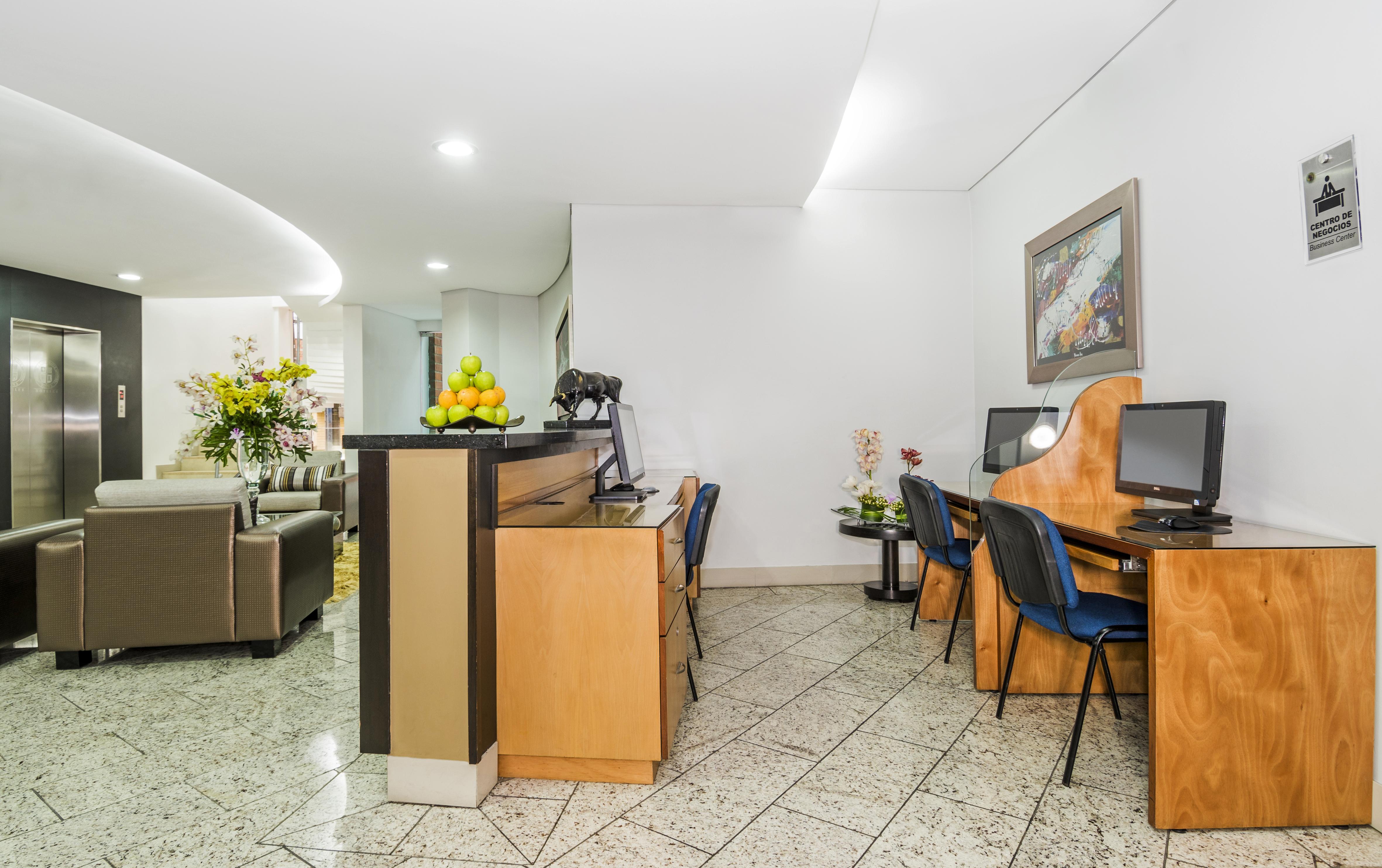 Hotel Egina Медельин Экстерьер фото
