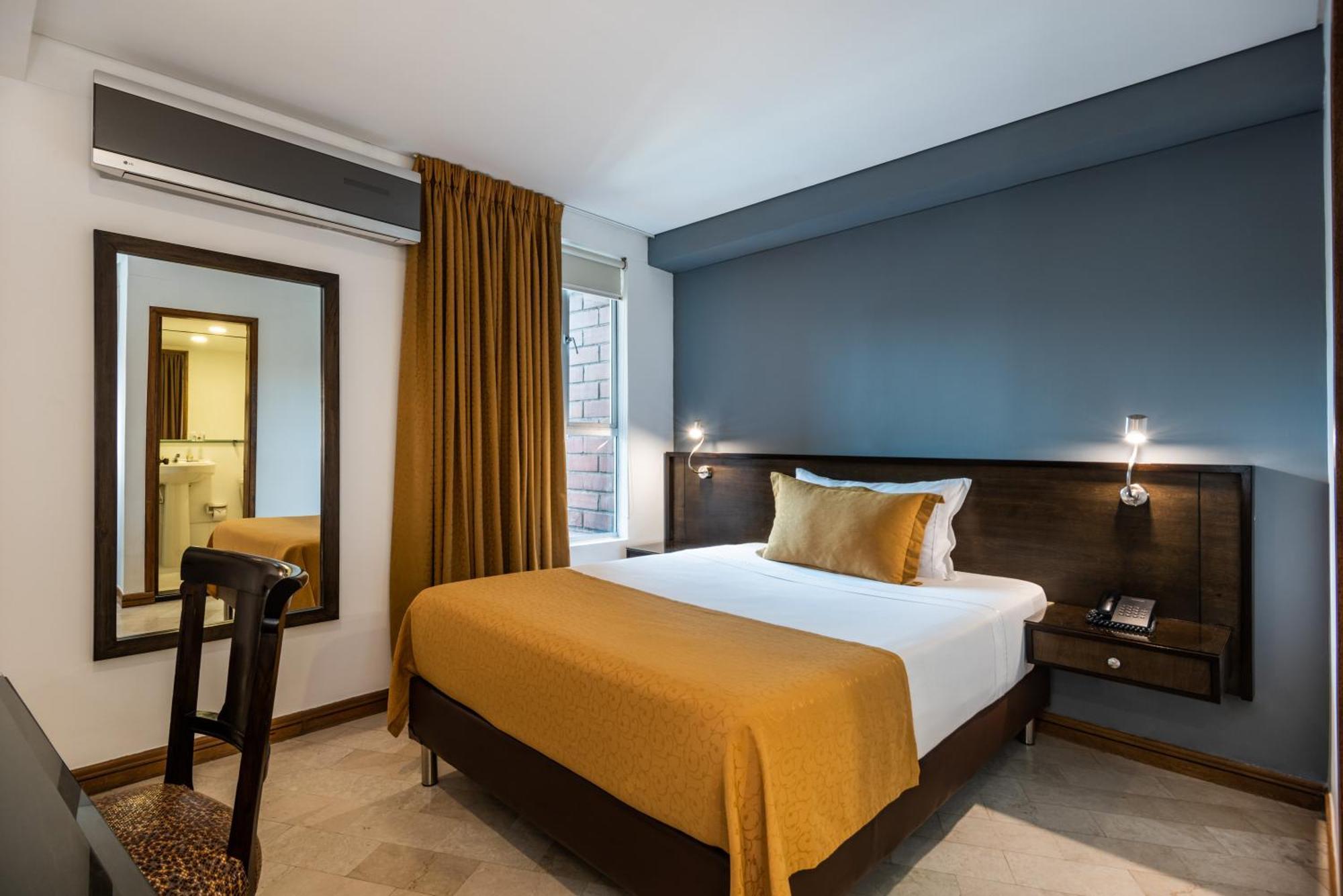 Hotel Egina Медельин Экстерьер фото