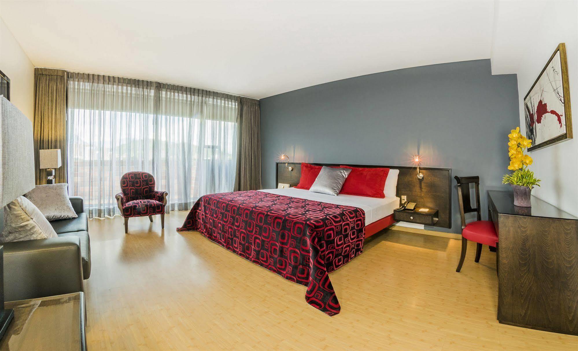Hotel Egina Медельин Экстерьер фото